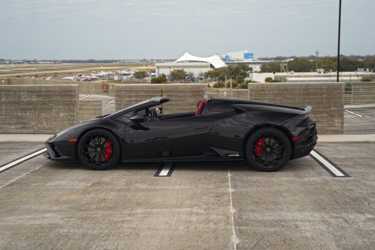 Lamborghini Huracán Evo Spyder rental