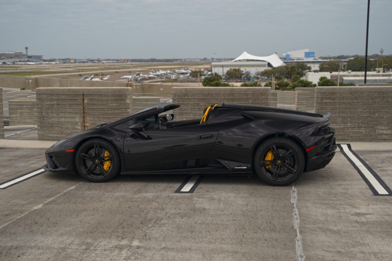 Lamborghini Huracán Evo Spyder rental in tampa